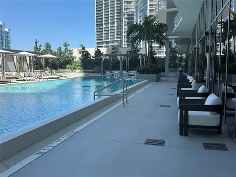 77 SE 5th Street Miami FL 33131