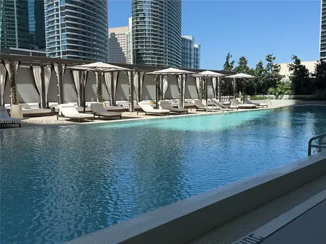 77 SE 5th Street Miami FL 33131