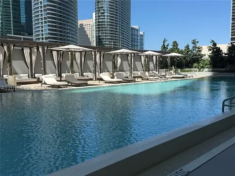 77 SE 5th Street Miami FL 33131