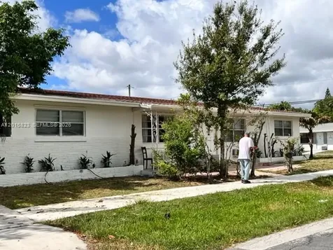 901 SW 4th Terrace Hallandale Beach FL 33009