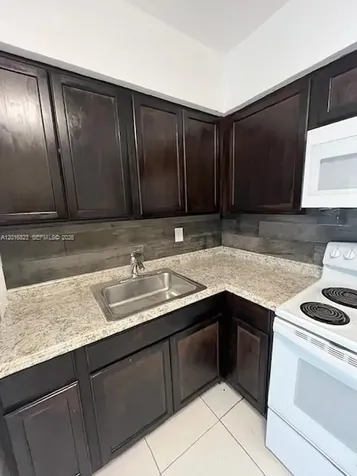 901 SW 4th Terrace Hallandale Beach FL 33009