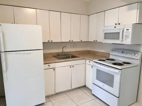 901 SW 4th Terrace Hallandale Beach FL 33009