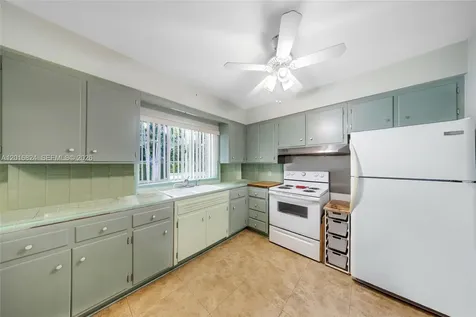 400 Morningside Drive Miami Springs FL 33166