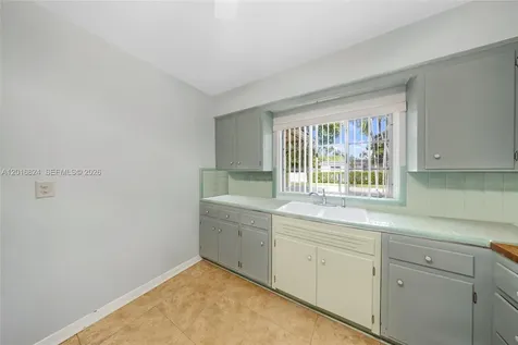 400 Morningside Drive Miami Springs FL 33166