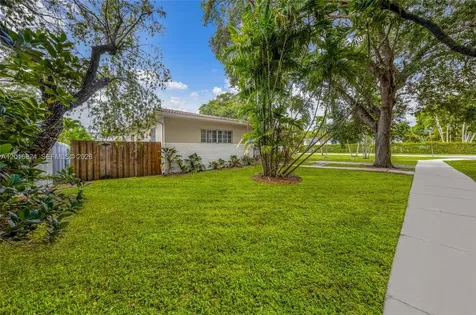 400 Morningside Drive Miami Springs FL 33166