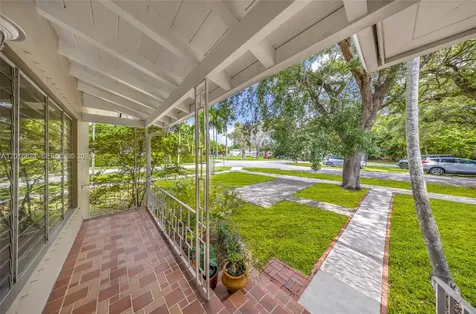 400 Morningside Drive Miami Springs FL 33166