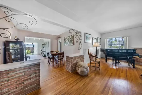 400 Morningside Drive Miami Springs FL 33166