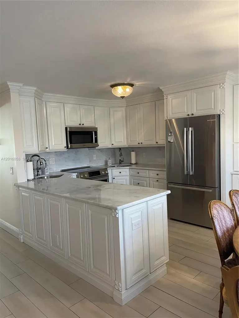 2091 Yarmouth E Boca Raton FL 33434