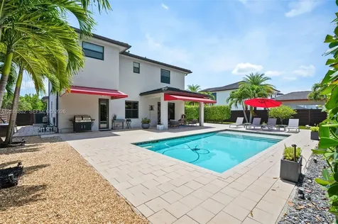 8915 NW 161st Terrace Miami Lakes FL 33018