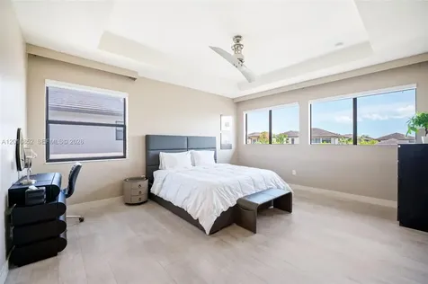 8915 NW 161st Terrace Miami Lakes FL 33018