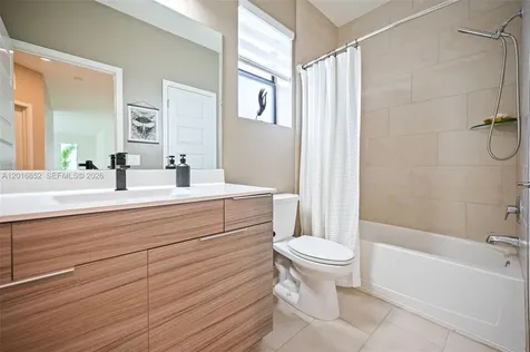 8915 NW 161st Terrace Miami Lakes FL 33018