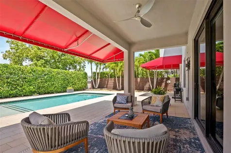 8915 NW 161st Terrace Miami Lakes FL 33018