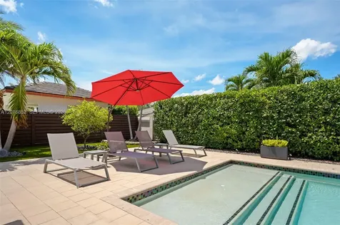 8915 NW 161st Terrace Miami Lakes FL 33018