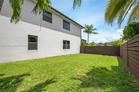 8915 NW 161st Terrace Miami Lakes FL 33018