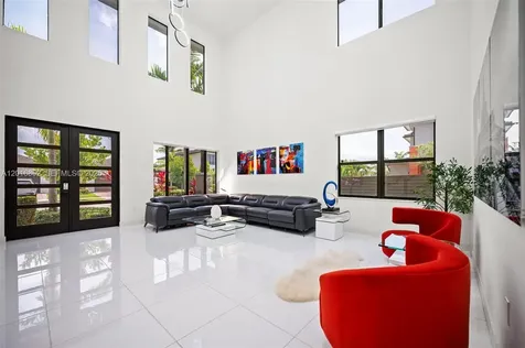 8915 NW 161st Terrace Miami Lakes FL 33018