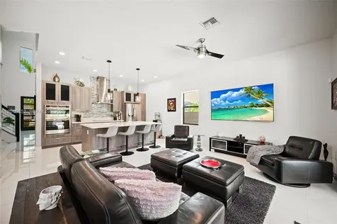 8915 NW 161st Terrace Miami Lakes FL 33018
