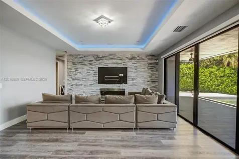 18101 NW 85th Avenue Hialeah FL 33015