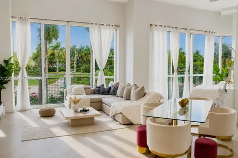253 NE 2nd Street Miami FL 33132