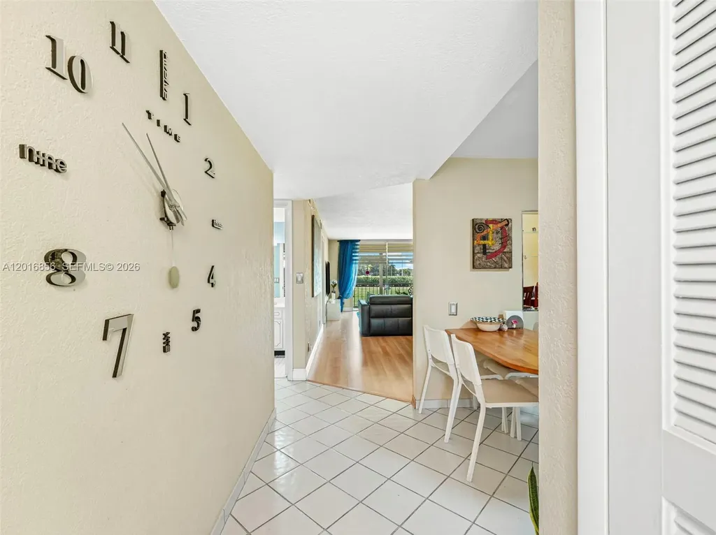 9820 S Hollybrook Lake Drive Pembroke Pines FL 33025
