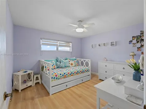 9820 S Hollybrook Lake Drive Pembroke Pines FL 33025
