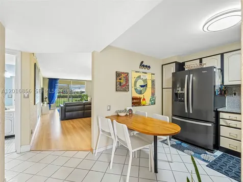 9820 S Hollybrook Lake Drive Pembroke Pines FL 33025