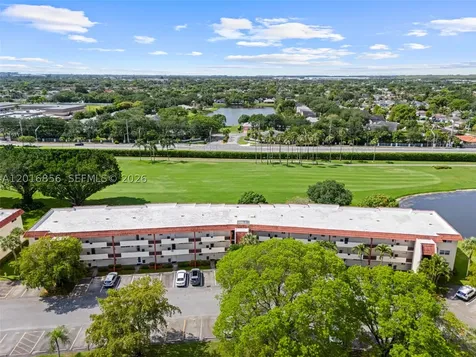 9820 S Hollybrook Lake Drive Pembroke Pines FL 33025