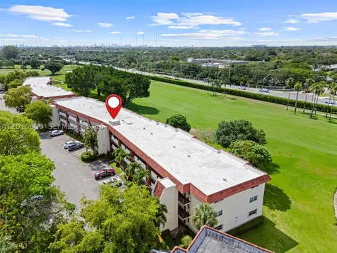 9820 S Hollybrook Lake Drive Pembroke Pines FL 33025