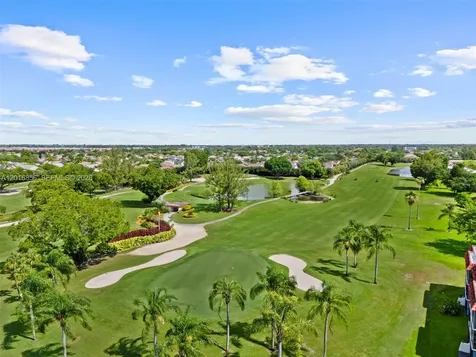 9820 S Hollybrook Lake Drive Pembroke Pines FL 33025