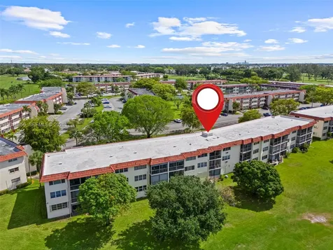 9820 S Hollybrook Lake Drive Pembroke Pines FL 33025