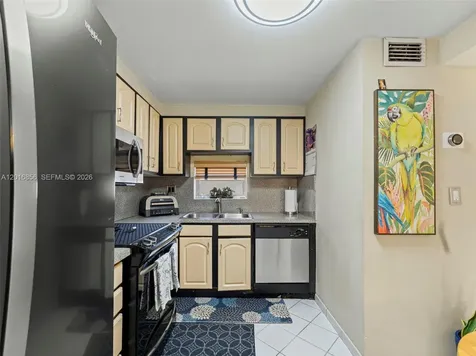 9820 S Hollybrook Lake Drive Pembroke Pines FL 33025
