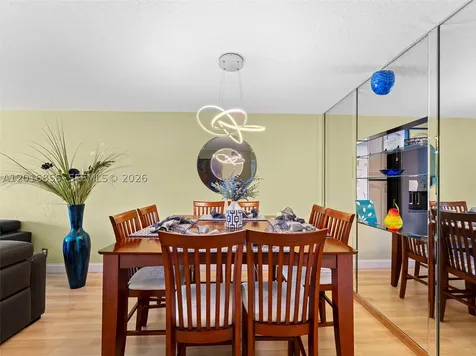 9820 S Hollybrook Lake Drive Pembroke Pines FL 33025
