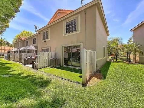 952 Sevilla Circle Weston FL 33326
