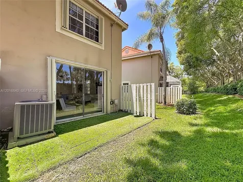 952 Sevilla Circle Weston FL 33326