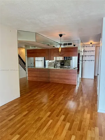 2762 W 60th Street Hialeah FL 33016