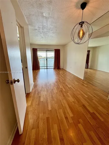 2762 W 60th Street Hialeah FL 33016
