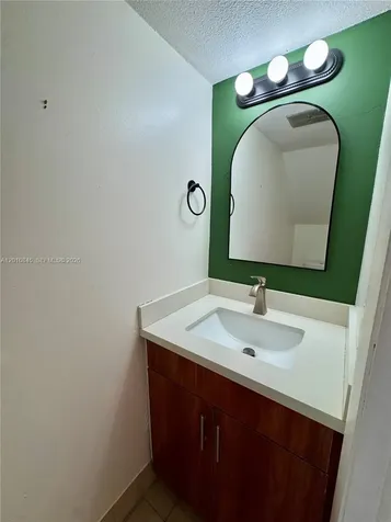2762 W 60th Street Hialeah FL 33016