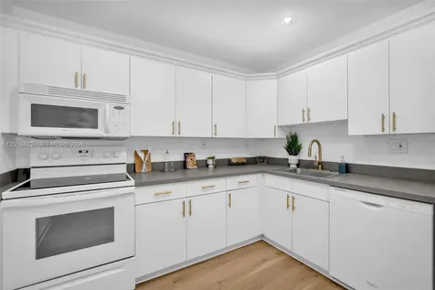 8280 SW 24th Street North Lauderdale FL 33068
