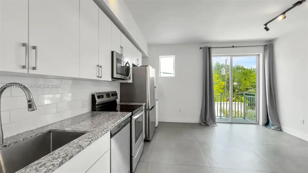 1536 NW 15th Avenue Miami FL 33125