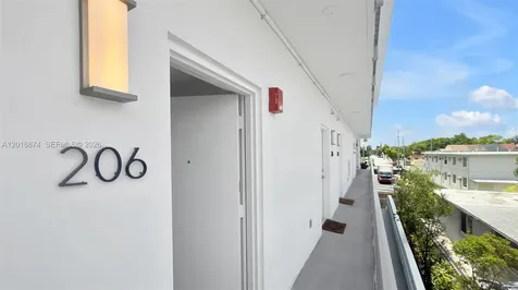 1536 NW 15th Avenue Miami FL 33125