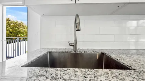 1536 NW 15th Avenue Miami FL 33125