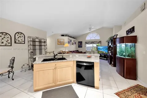 701 SW 93rd Terrace Pembroke Pines FL 33025