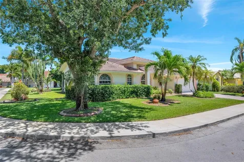 701 SW 93rd Terrace Pembroke Pines FL 33025