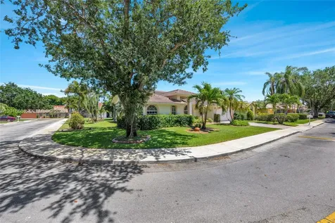 701 SW 93rd Terrace Pembroke Pines FL 33025