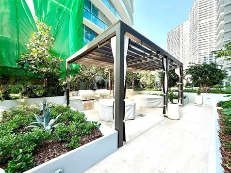 77 SE 5 Street Miami FL 33131
