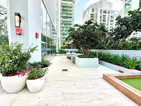 77 SE 5 Street Miami FL 33131