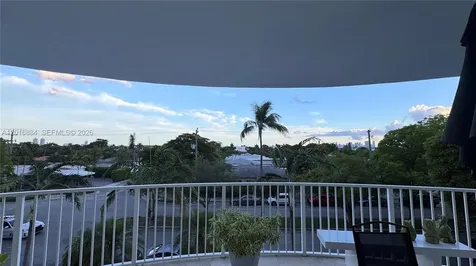 1555 N N.treasure Drive North Bay Village FL 33141