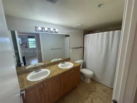 1555 N N.treasure Drive North Bay Village FL 33141