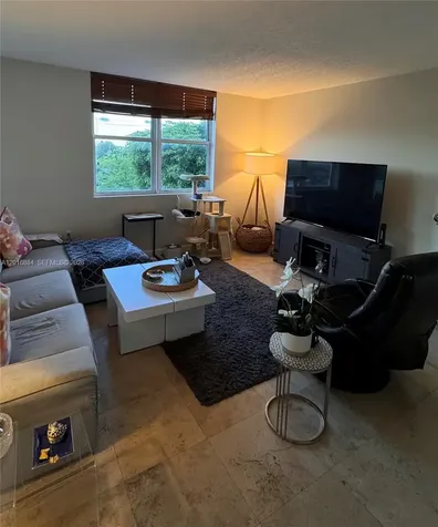 1555 N N.treasure Drive North Bay Village FL 33141