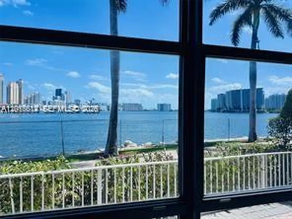 19101 NE 36th Court Aventura FL 33180