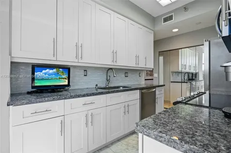 19101 NE 36th Court Aventura FL 33180